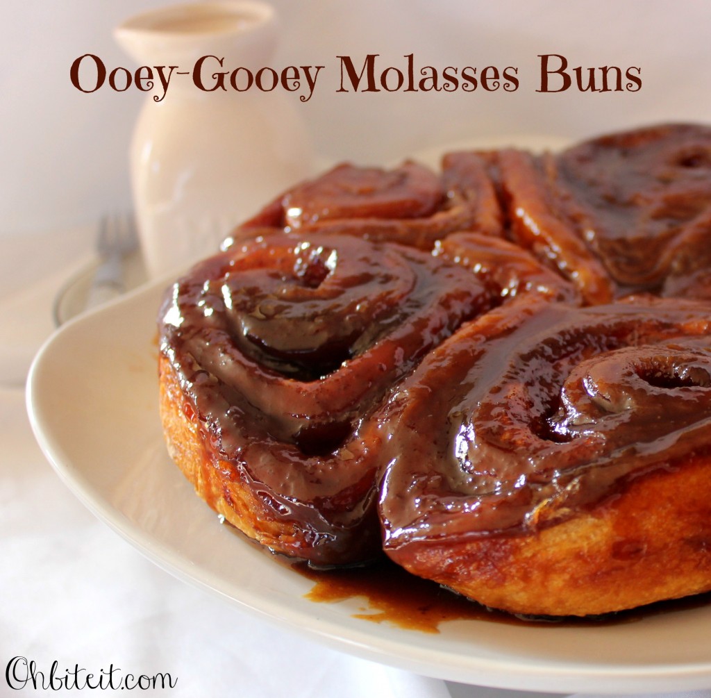Ooey-Gooey Molasses Buns!