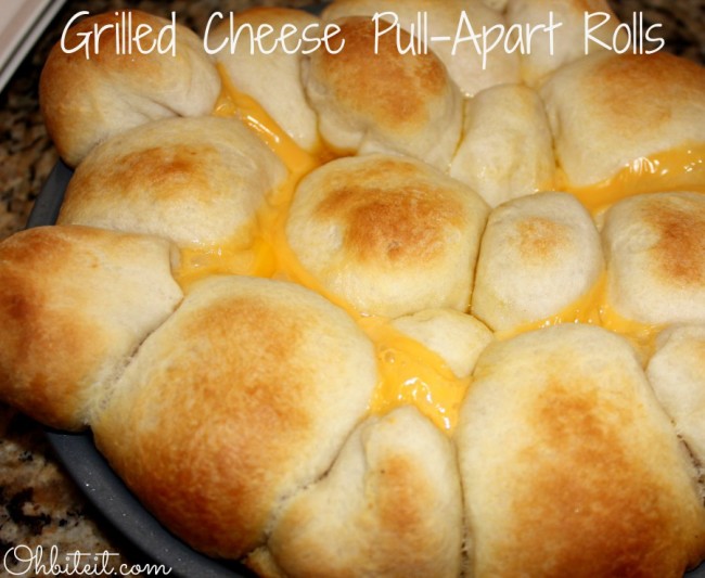 Grilled Cheese Pull-Apart Rolls!