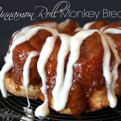 ~Cinnamon Roll Monkey Bread!