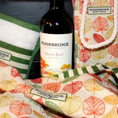 ~Woodbridge Harvest Wine Set!